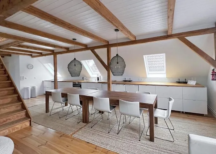 Historisches Amtshaus: Belvue Villa Femern